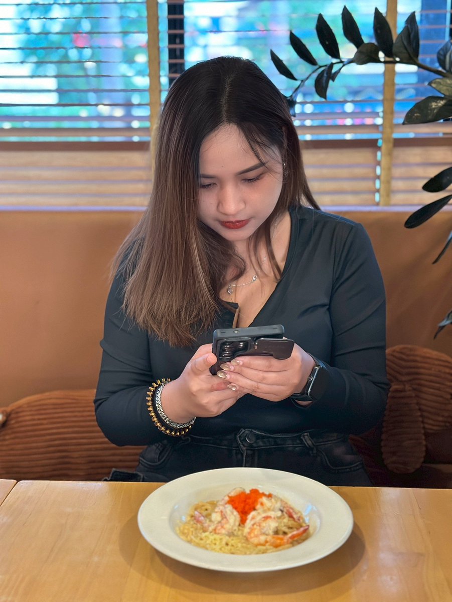 nnnpkb455's tweet photo. เมื่อตั้งใจปิดร้านออกมากินข้าว...สรุปลูกค้าโทรตามม 🤣🤣
#พิดโลก #พิษณุโลก https://t.co/YOwJJaApO3