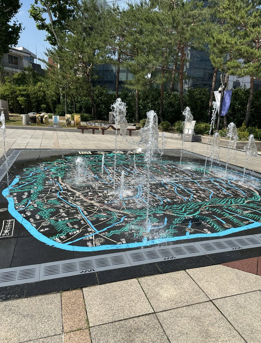 potekook's tweet photo. 去年のFESTA渡韓の時行った場所だった〜✨🥹
#素晴らしき新世界 https://t.co/U4Km6RpVhC