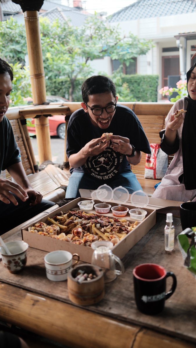 asselerate's tweet photo. edisi nongkrong minggu ini #x100vi https://t.co/5Ouj3soiJG