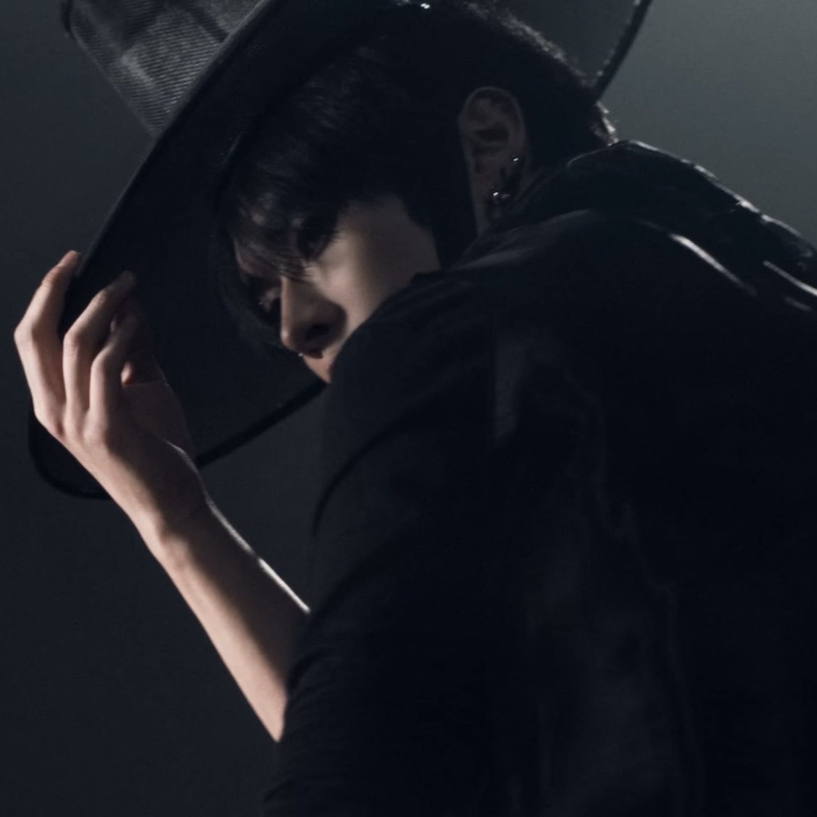minolinori's tweet photo. OMG LEEKNOW LOOKS SOOO 🤯🤯🤯 https://t.co/J56aC9t7dH