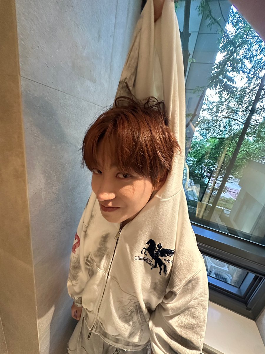 fanzheyikeai's tweet photo. 모디세이 든든한 리더 헝위 ❤️❤️
생일 축하해 맛난 거 많이 먹어 🎂

#MODU주목_오늘헝위생일입니다
#HAPPY_HENGYU_DAY
#国际大孙猫日 https://t.co/5I0yxKoNRp