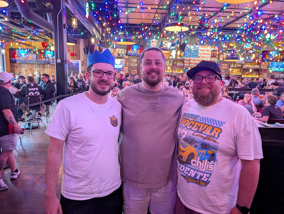 BrandonMccorkle's tweet photo. @EVScapeOfficial You and your "brother" are legends. https://t.co/CKtgXWN20o