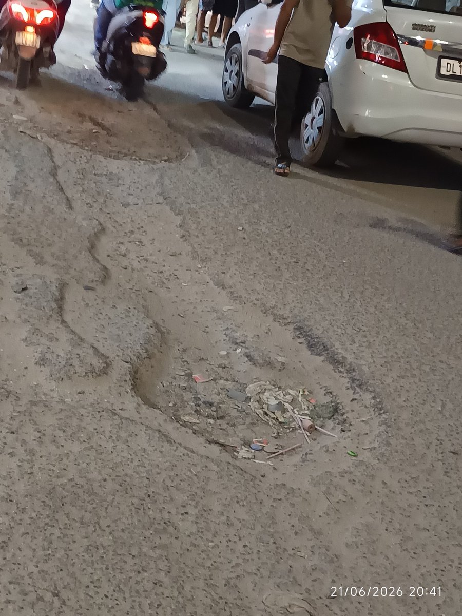 KK_SRMA's tweet photo. @DelhiPwd @CMODelhi @gupta_rekha @MCD_Delhi Sir, sharing some of the potholes needed to be addressed https://t.co/egqmWUNSpW