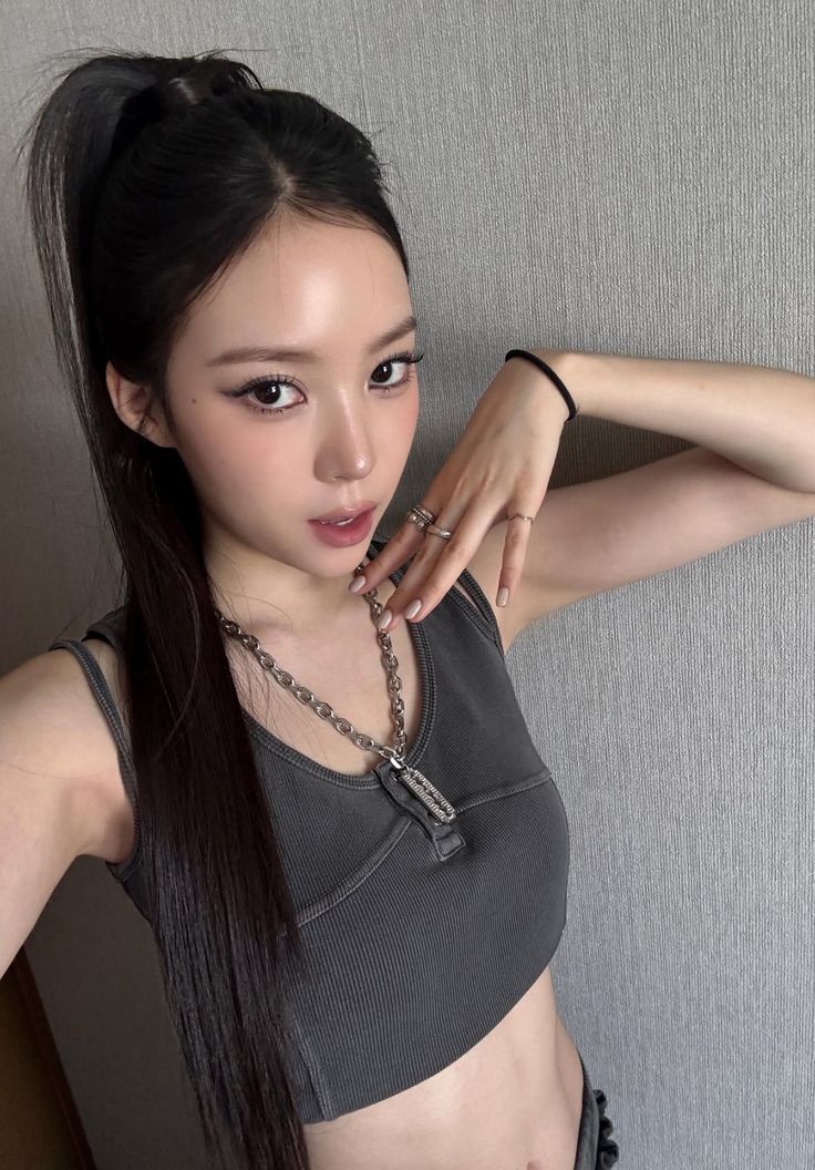 itzypopbase's tweet photo. MEOVV's Narin reveals her ITZY bias is Lia. https://t.co/oNHIZ5V6uw