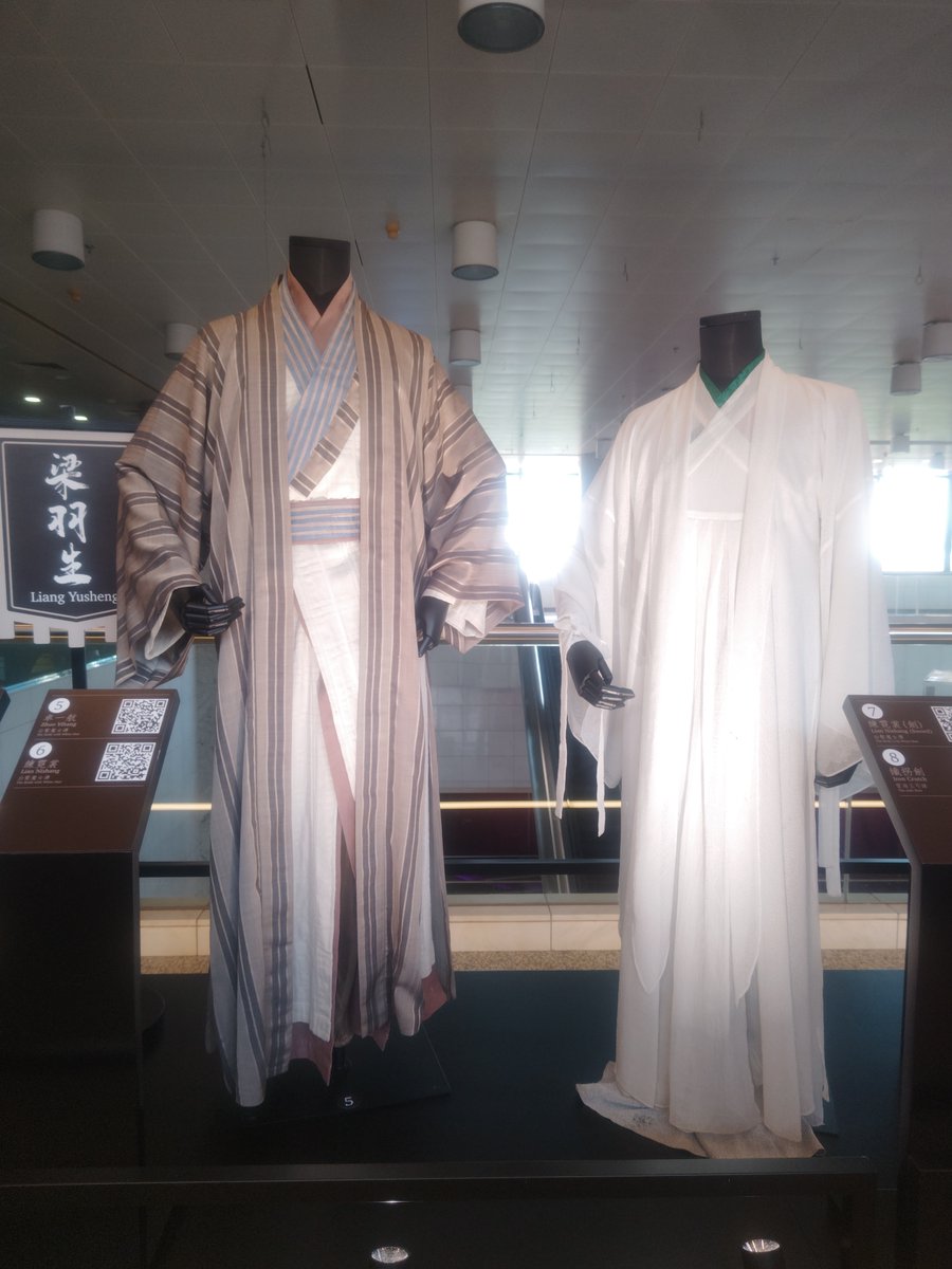 2kikas's tweet photo. 2024年のことだからもう一昨年になってしまうのだけど、香港文化博物館で武侠片作品の衣装が展示されていて、その中にTV版『尋秦記』の衣装もあった。これ一年遅く去年から今年にかけての展示だったら、ちょうど映画版の公開とあってよかっただろうに。TV版のでも観たかった人多かったのでは... https://t.co/tNSRPWYnJE