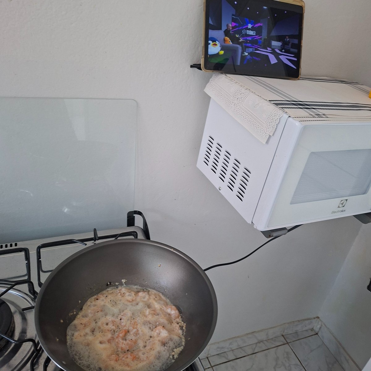 mateus_1326's tweet photo. Mostrando meus dotes culinários para esposa enquanto assistimos essa final #VALORANTMasters https://t.co/aTbpW0TsLz