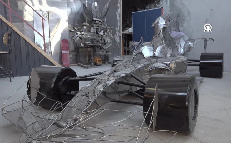 Sanatçı Taylan Türkmen'in Metal Formula 1 Aracı Britanya'dan Teklif Aldı