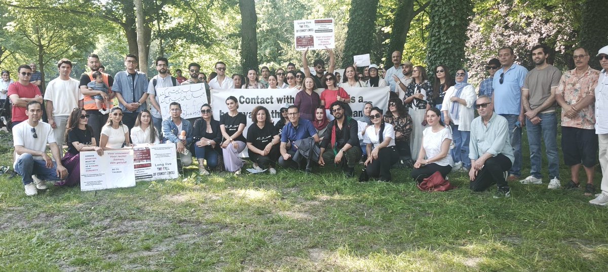 womenaidafghan1's tweet photo. Protestresolutie van Afghaanse Vluchtelingen Woonachtig in #Nederland
Aan de Voorzitter en Geachte Leden van het Parlement van het Koninkrijk der Nederlanden
Geachte voorzitter, geachte leden van het parlement,
Met deze brief willen wij, een groep Afghaanse vluchtelingen woonachtig in Nederland, onze diepe bezorgdheid en ernstige protest uitspreken tegen het voornemen van het Europees Parlement om vertegenwoordigers van de Taliban uit te nodigen voor gesprekken.
Volgens recente berichten overweegt het Europees Parlement gesprekken te voeren met vertegenwoordigers van de #Taliban over onder meer de terugkeer van afgewezen asielzoekers naar Afghanistan en economische samenwerking. Daarnaast hebben uitspraken van de Nederlandse minister van Buitenlandse Zaken over mogelijke contacten met de Taliban grote bezorgdheid gewekt onder Afghaanse vluchtelingen en slachtoffers van het Talibanregime.
Nederland en de Europese Unie hebben zich altijd gepresenteerd als sterke verdedigers van democratische waarden, de Universele Verklaring van de Rechten van de Mens, de rechten van minderheden en in het bijzonder de rechten van vrouwen. Daarom rijst de fundamentele vraag hoe een groepering die geen democratische legitimiteit bezit en systematisch de fundamentele rechten van miljoenen Afghanen schendt, als gesprekspartner kan worden beschouwd.
De Taliban hebben vrouwen en meisjes hun recht op onderwijs, werk, maatschappelijke participatie en politieke betrokkenheid ontnomen. Bovendien hebben zij de bewegingsvrijheid van vrouwen ernstig beperkt door discriminerende en repressieve maatregelen op te leggen. Deze praktijken vormen een ernstige schending van de mensenrechten en fundamentele vrijheden.
Wij verzoeken u met klem aandacht te besteden aan de voortdurende onderdrukking, willekeurige arrestaties en gewelddadige behandeling van vrouwen en weerloze burgers in Afghanistan. In de afgelopen dagen zijn opnieuw meldingen verschenen van arrestaties van vrouwen, onderdrukking van vreedzame burgerprotesten en geweld tegen burgers in verschillende delen van het land. Deze feiten tonen aan dat de Taliban niet voldoen aan internationale normen en hun beleid van mensenrechtenschendingen blijven voortzetten.
Wij verzoeken het Parlement van het Koninkrijk der Nederlanden zich uit te spreken tegen iedere vorm van politieke legitimatie van de Taliban en zijn invloed binnen de Europese instellingen, met name in Brussel, aan te wenden om dergelijke ontmoetingen te voorkomen. Tevens vragen wij de Nederlandse regering af te zien van initiatieven die kunnen bijdragen aan de politieke of diplomatieke normalisering van het Talibanregime.
Is de internationale gemeenschap zich werkelijk bewust van de gevaarlijke gevolgen die een dergelijke benadering heeft voor de vrouwen van Afghanistan en voor de toekomst van de mensenrechten in het land? Elke vorm van normalisering zonder fundamentele veranderingen in het beleid en gedrag van de Taliban zal leiden tot verdere schendingen van de mensenrechten en een verzwakking van de strijd voor vrijheid, gelijkheid en rechtvaardigheid.
Wij verzoeken u onze rechtmatige en onderbouwde stem van protest te horen en concrete maatregelen te nemen ter verdediging van de mensenrechten, de menselijke waardigheid en de rechten van vrouwen in Afghanistan.
Met de meeste hoogachting,
Namens de Afghaanse vluchtelingen woonachtig in Nederland
Datum: 19-6-2026
Plaats: Den Haag, Koninkrijk der Nederlanden

Elke vorm van diplomatie met de Taliban is verraad aan de vrouwen van Afghanistan. Vrouwenrechten zijn onze rode lijn.✊

Met vriendelijke groet,
Stichting Womenaidafghanistan 
G.yaftali 
@MinisterAenM 
@geertwilderspvv 
@MinPres 
@RobJetten 
@IND_NL 
@ministerBZ 
@NOS 
@telegraaf 
@ADnl 
@EUinNL 
@vonderleyen 
@SR_Afghanistan