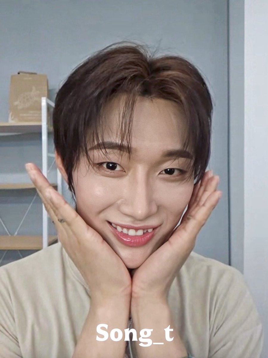 Songt0701's tweet photo. 좋음 밤🥰 https://t.co/gkOrv6WqMx
