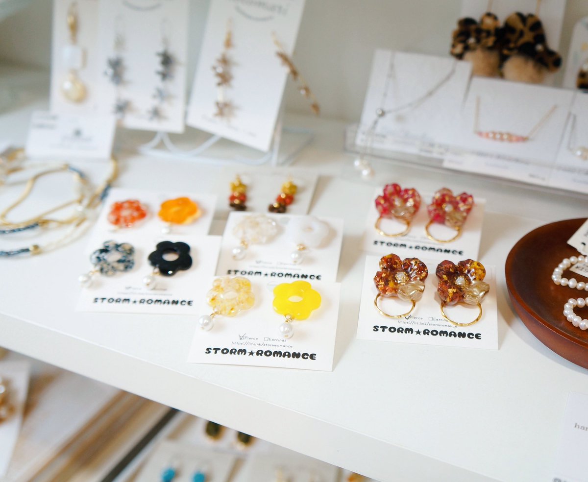 大阪守口市のハンドメイド雑貨店🌿 約60名の作家さんの作品が並ぶ