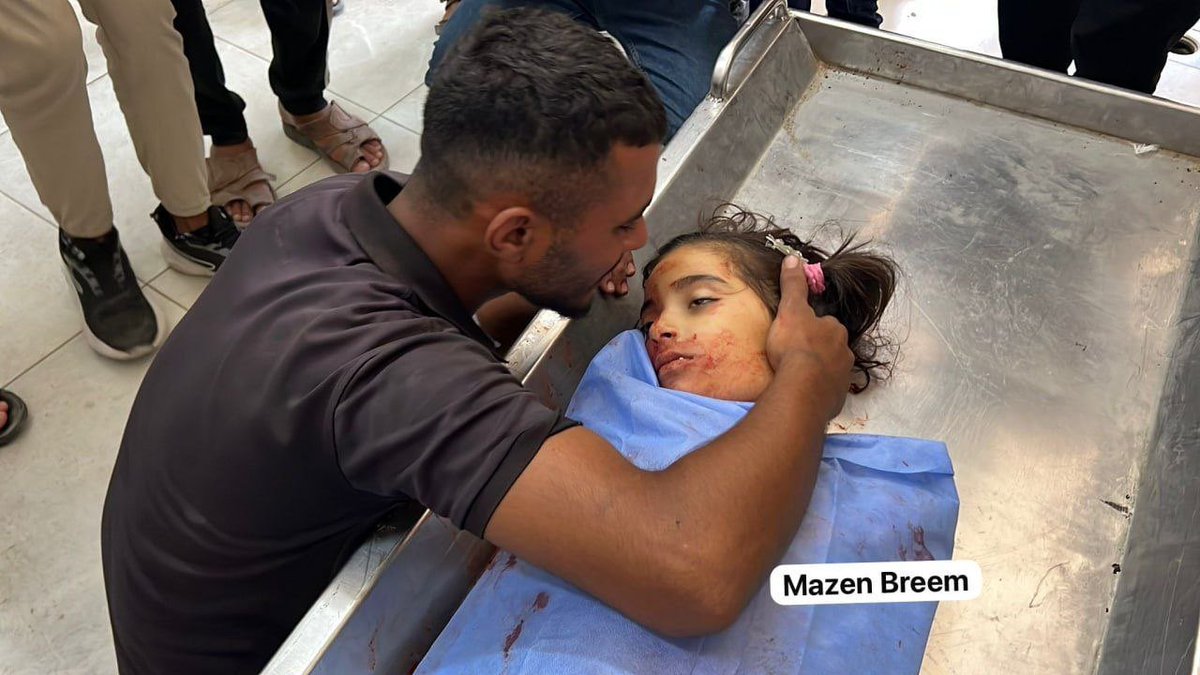 warfareanalysis's tweet photo. ⚡️ Gaza sources:

Israeli drone bombing targeted west of Khan Younis, killing:

Akram Mohammed Mahmoud Abu Madi, 31
And little girl Julia Khaled Dawood Al-Balawi https://t.co/ASaV53Q4ji