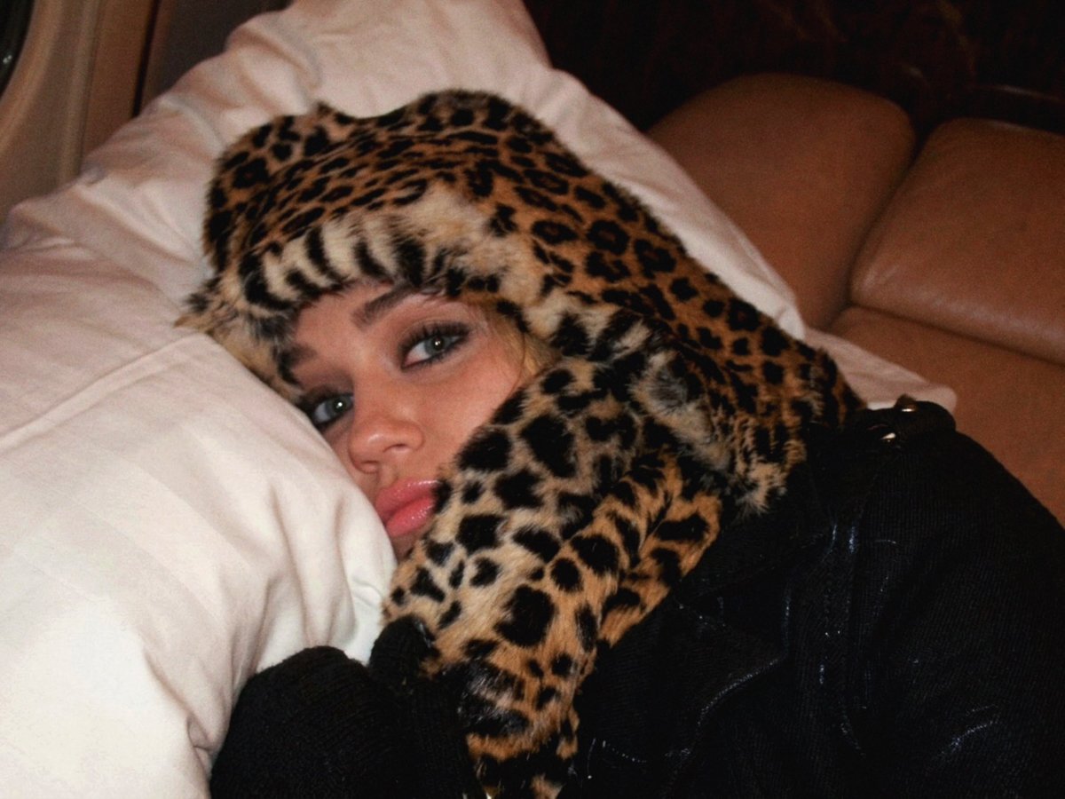 Miley Updates tweet media
