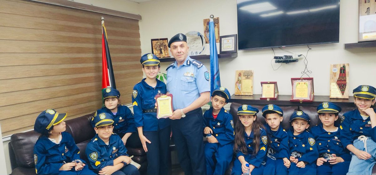 policegroups's tweet photo. مخيم السيبراني الصغير يزور الشرطة في رام الله https://t.co/dZhgBzcd4m https://t.co/thPjiGBOs7