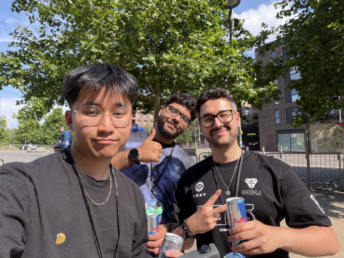 timpham_'s tweet photo. 2 goats on this picture, but i’m not one of them… u have my respect 😂 @allayfps @NaimRosinski 🙏🏽🐐 https://t.co/qDXuLlZZwK
