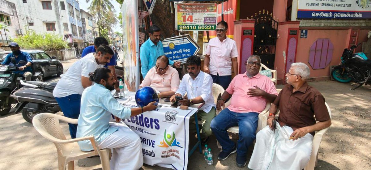 knkumar_adv's tweet photo. அனைவருக்கும்  வணக்கம். 
இன்று குரோம்பேட்டை ராதாநகர் செல்வமஹால் அருகில்  நடைபெற்ற we the leader உறுப்பினர்  சேர்க்கை முகாமில்  கலந்து கொண்ட  அனைவர்க்கும் மனமார்ந்த நன்றிகள். 
புதிதாக  நமது  இயக்கத்தில்  இணைந்த தன்னலமற்ற சகோதர சகோதரிகள்  அனைவரையும்  வருக  வருக என வரவேற்கிறோம்.
@annamalai_k 
@WTLFoundation