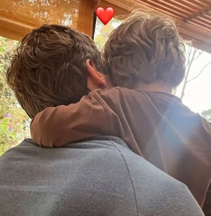 mcbutchtron3000's tweet photo. happy fathers day to him too https://t.co/AtMgxRd3vq