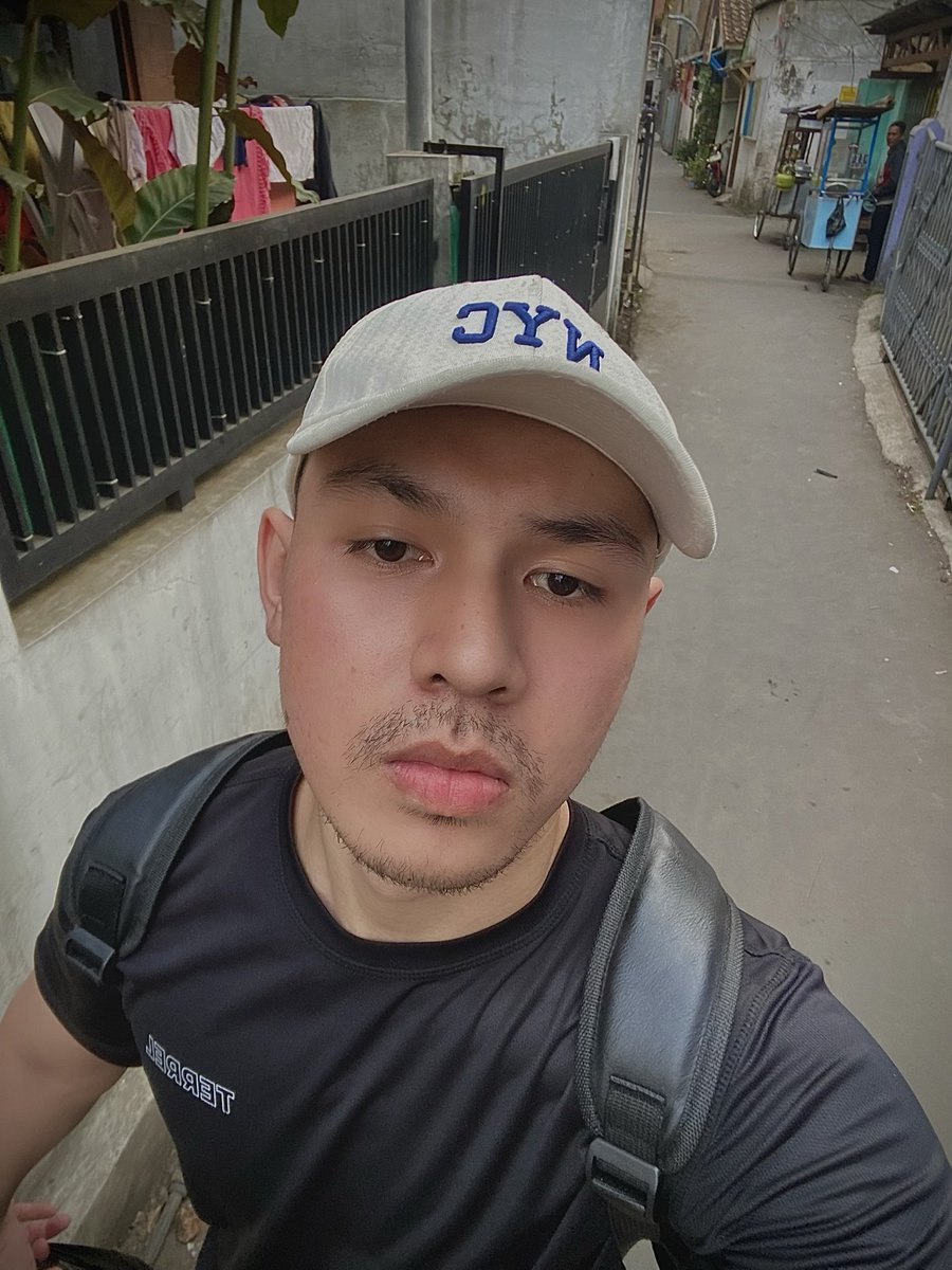 Delik__'s tweet photo. Finding someone to talk 🤧 https://t.co/bCd5CRUU9i