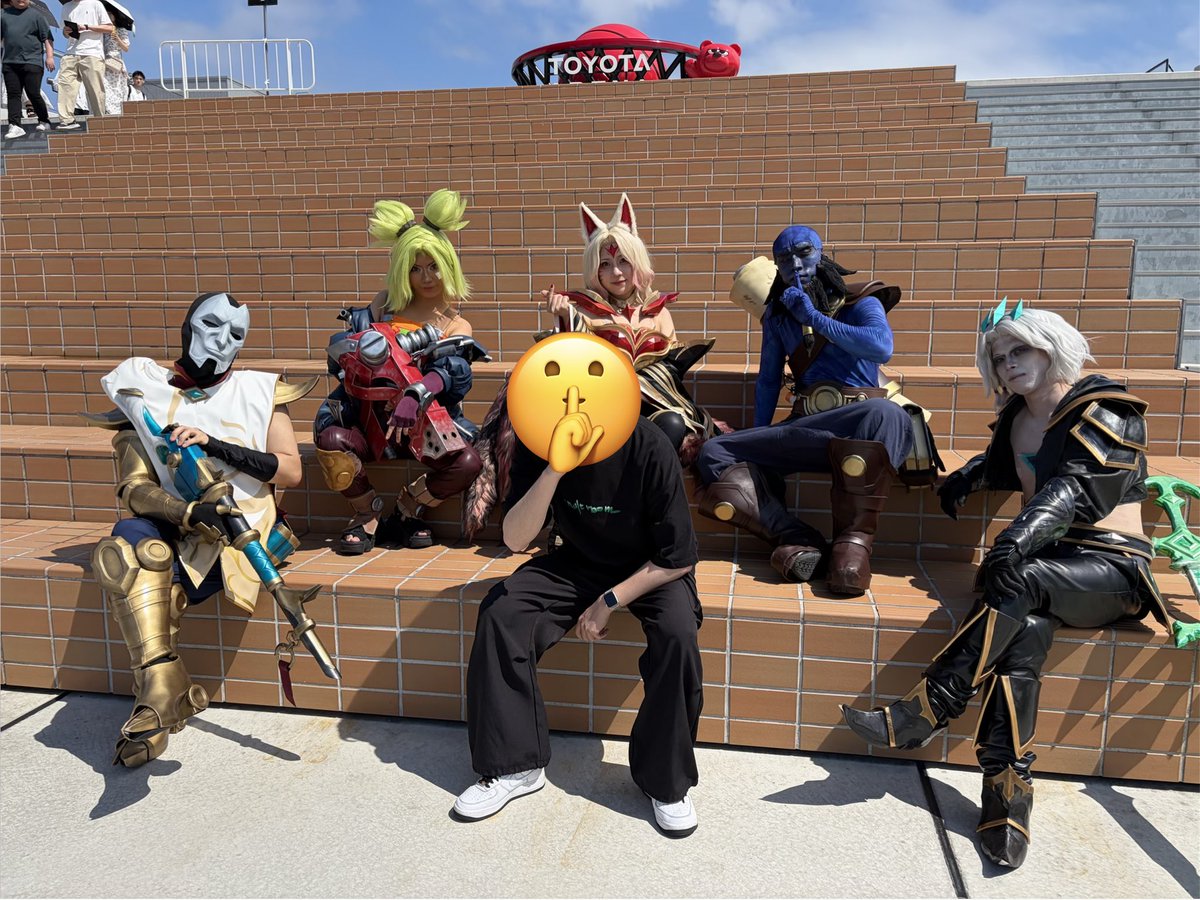 iiAcLo's tweet photo. 最高やった！
めちゃくちゃ熱い試合ばっかでやばいよ

レイヤーさんとも写真撮れて大満足！
かっこいいしかわいかった

#LTK https://t.co/11UfOTVdIU