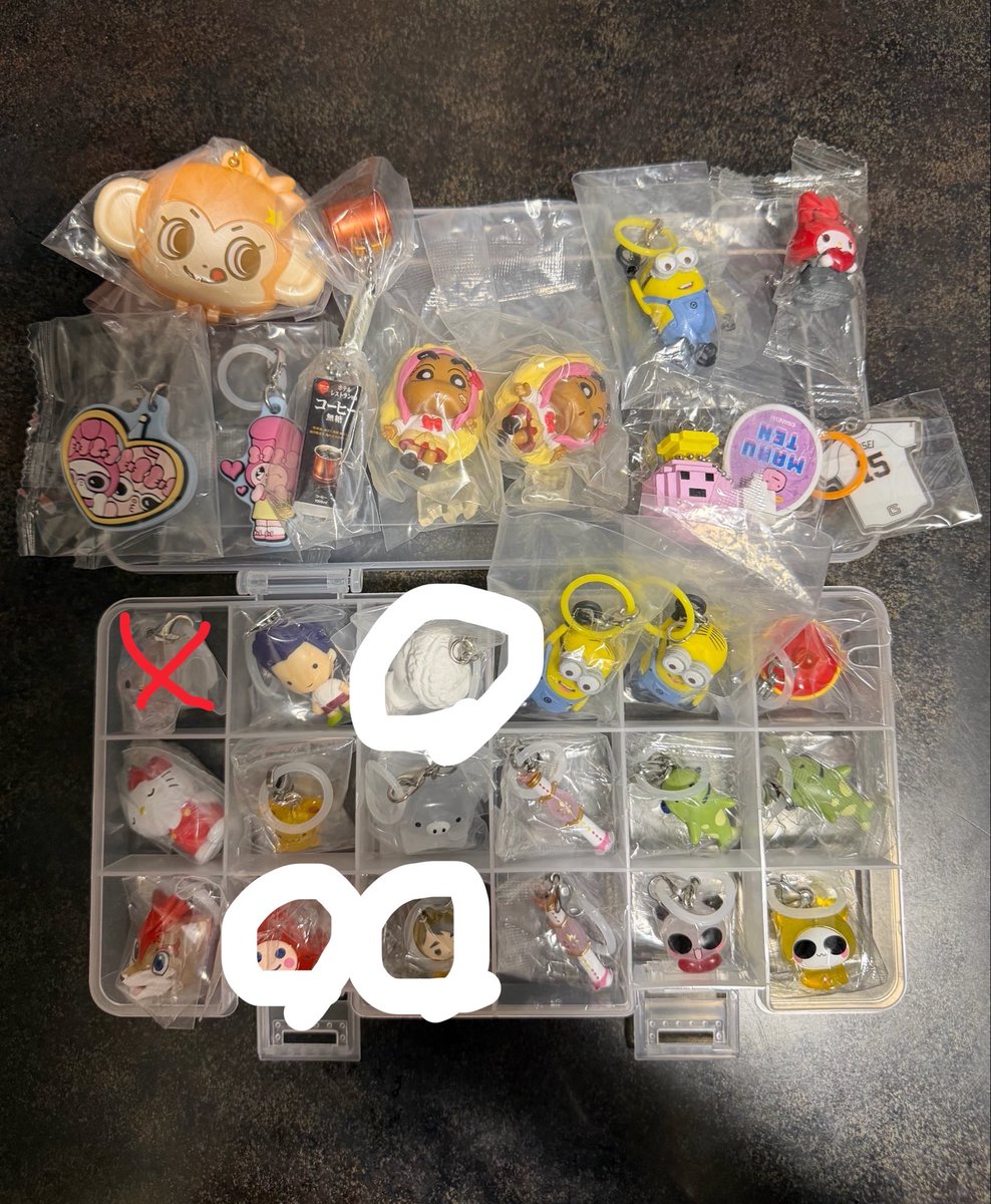 ppppm_ky's tweet photo. @orangechan29 はじめまして、夜分遅くに失礼いたします。
PEANUTSめじるしチャーム3点買取希望なのですが、印をつけたものとの抱き合わせ可能でしょうか？ご検討の程よろしくお願いいたします。
(画像お借りしました) https://t.co/q1qQS17Lfi