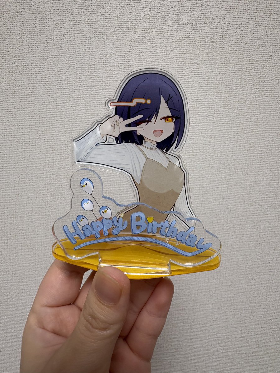Loveleaf0622's tweet photo. あきしょから誕プレ貰っちゃった！！
絵描けるもアクスタもすごいし風船がぽっちゃまでポイント高すぎ🐧🎈🎈🎈
我が家のお気に入りもの飾り場へ😘💋 https://t.co/n1RO7hlXqn