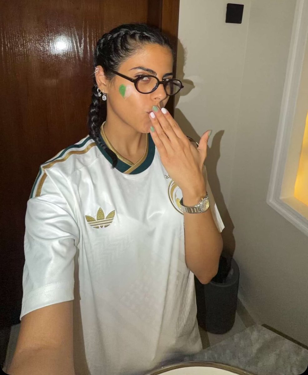 LikeTarfa's tweet photo. يانااااس ولك ابوووووس ابووس💚🤍💚🤍 https://t.co/Y7COAE8qBW