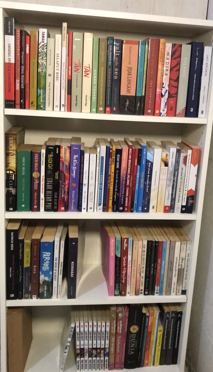 sleyreadd's tweet photo. rak baru setelah 3 tahun 🥹🩵📖
cantik sekaliii

BTWW ayuu temenan bagi yang sukaa buku, film, dan hobi ngerujak pemerentah ✊🏻 https://t.co/rutuALcgto