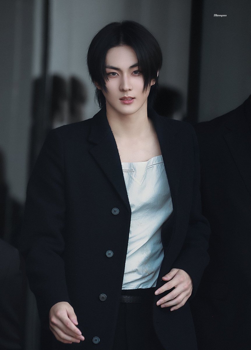 ahgasela's tweet photo. WOAHHHH YANG JUNGWON?!?!?!?!?!?!?!? https://t.co/aEGzpKrHdL