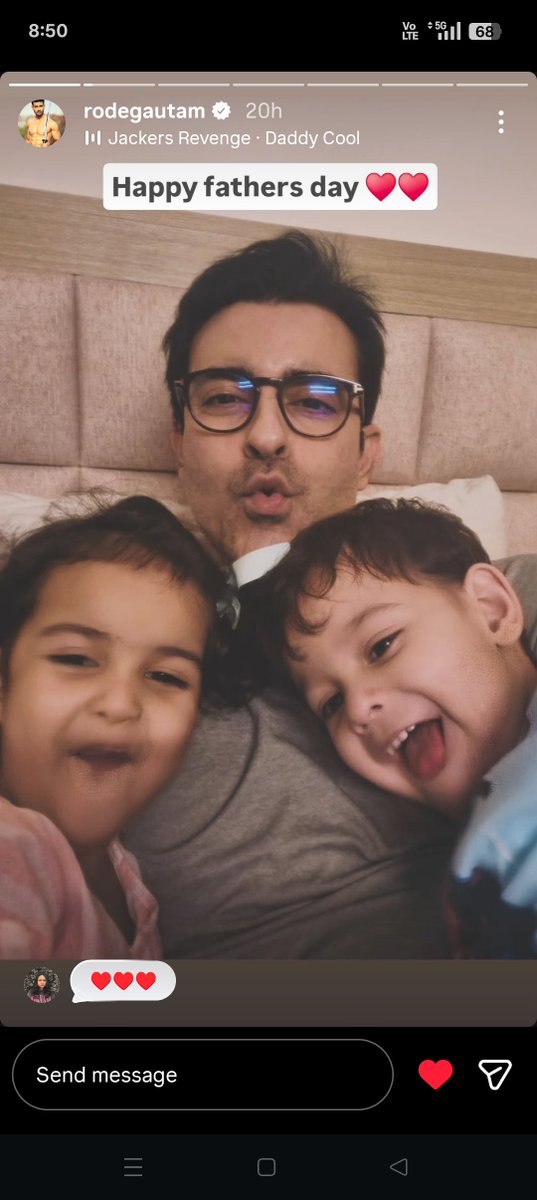 majumder_arya's tweet photo. Saraswatichandra in parallel world ❤️ with his kids 😇
Happy Father's Day from @gautam_rode and his kids 💞
#GautamRode #RadhyaRode #RadityaRode https://t.co/AfEtZnUgOi