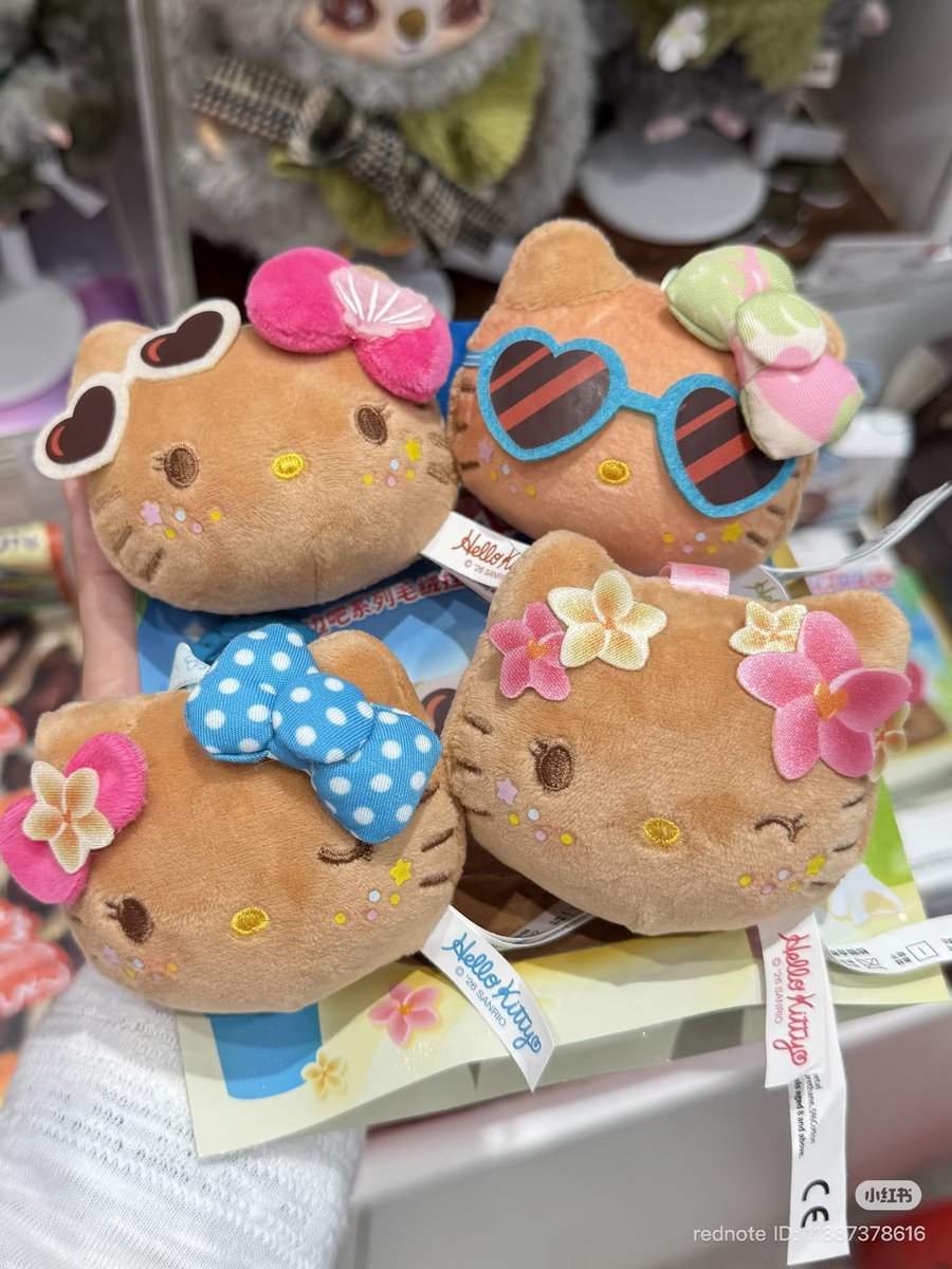 _honeytoastshop's tweet photo. ถุงจุ่มพวงกุญแจ Hello Kitty ผิวแทน 🌺🏝️ https://t.co/Td0CN4zt29