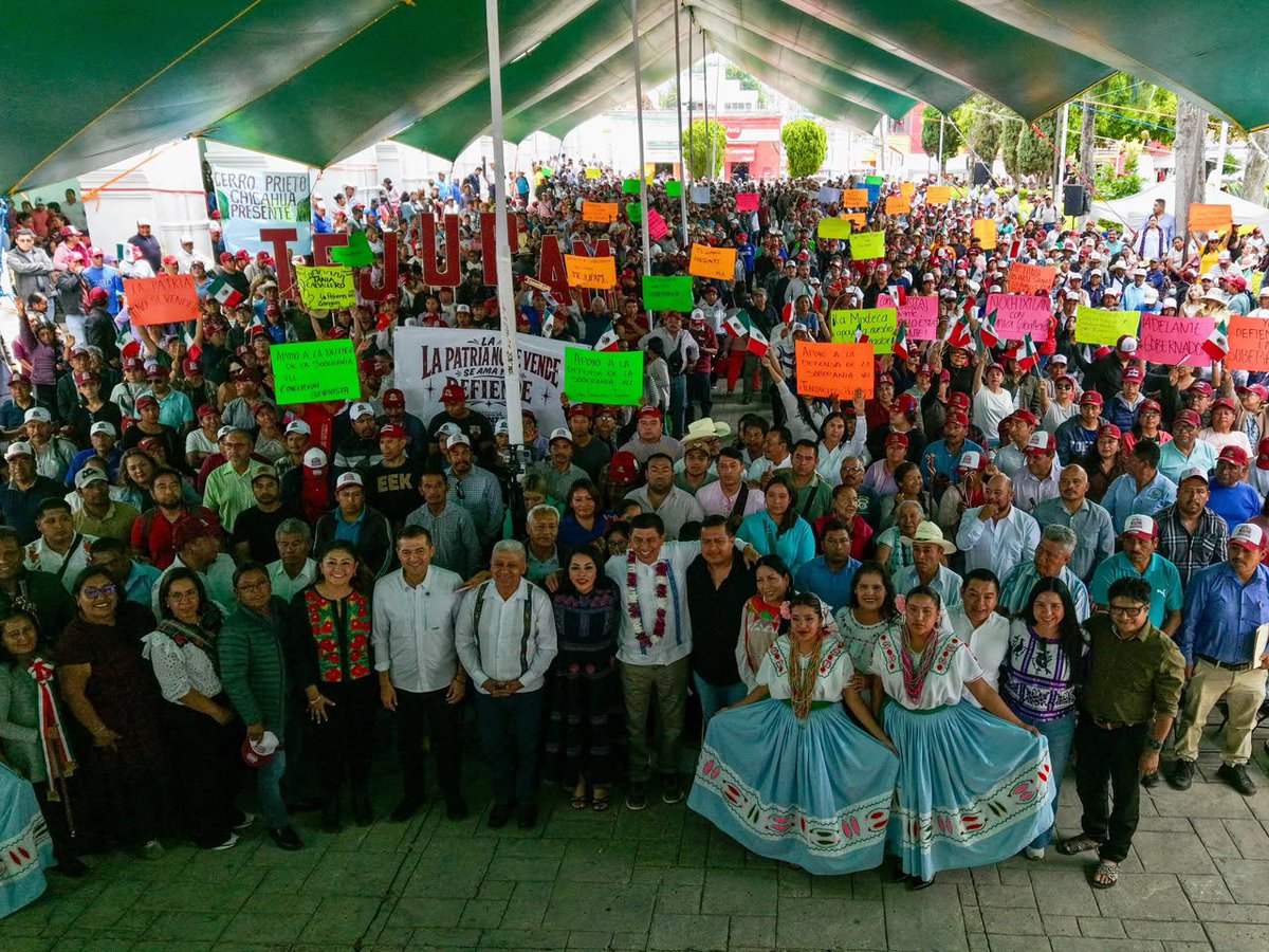 salomonj's tweet photo. La comunidad de Asunción #Nochixtlán se suma a las Asambleas en Defensa de la Soberanía Nacional. 🙌🏽

México es una nación libre y soberana, y por eso nuestras paisanas y paisanos respaldan esta jornada en defensa del derecho de nuestro pueblo a decidir su propio rumbo, con independencia y dignidad.

Gracias, hermanas y hermanos, por su recibimiento y por su amor a nuestra patria. 🇲🇽