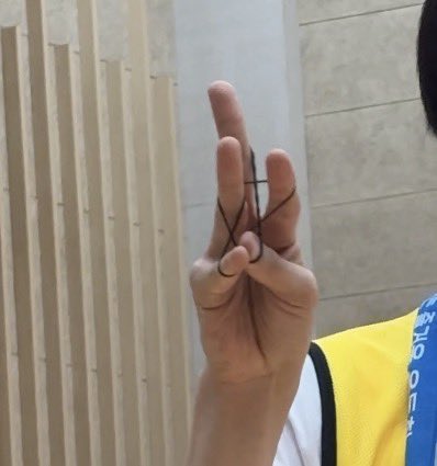 2v2ry1's tweet photo. #누에라 #NouerA #현준  

한손으로 별 만들기 어케함… …… https://t.co/POlCRCG2jv