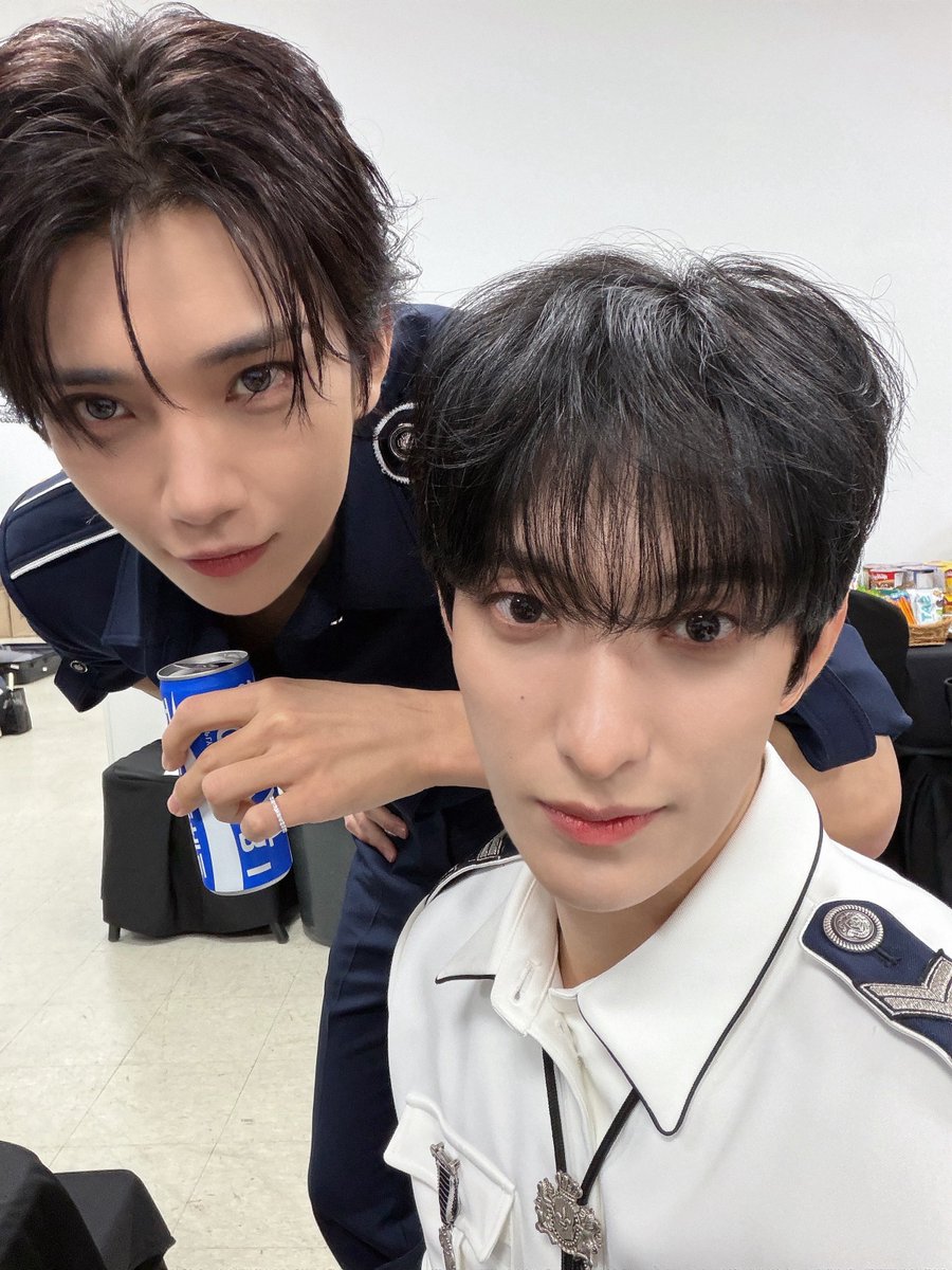 misterkanomroo's tweet photo. เนื่องในโอกาสที่ซอกมินมาลงรูปคู่กับโจชัว

– แจกเงิน 103 บาท ให้กับกะรัต 1 คนค้าบ (เจอส้อกสุชป +17) 💎

ม๋าเด่กกับพี่คนสวยทำให้ฟรินไม่ไหว 😭

กติกา: รีทวิตอย่างเดียว

สุ่มวันศุกร์ 26/6/26 ตอน 2 ทุ่มคับ 😍

ปล. แอคล่าของแจกไม่ต้องรีเด้อ เช็กไทม์ไลน์จ้า

#กะรัตพระเวสสันดร https://t.co/YZPzlhy6Kz
