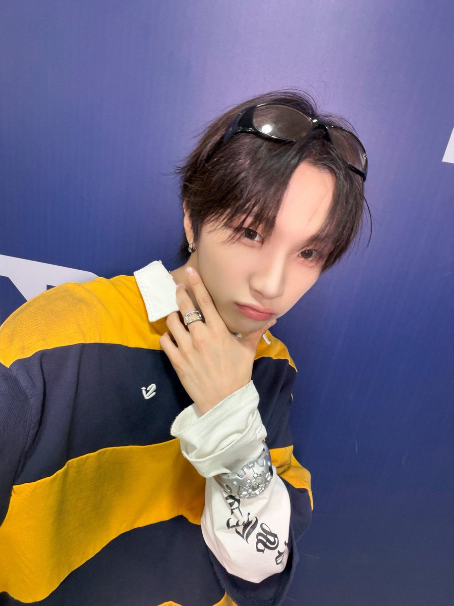 2006wS2's tweet photo. 젼귀 https://t.co/DuppxO5gSM