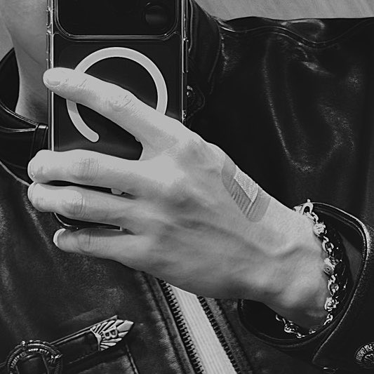 bbygrlracha's tweet photo. you’re sick if you find this attractive https://t.co/xGe1lkBig0