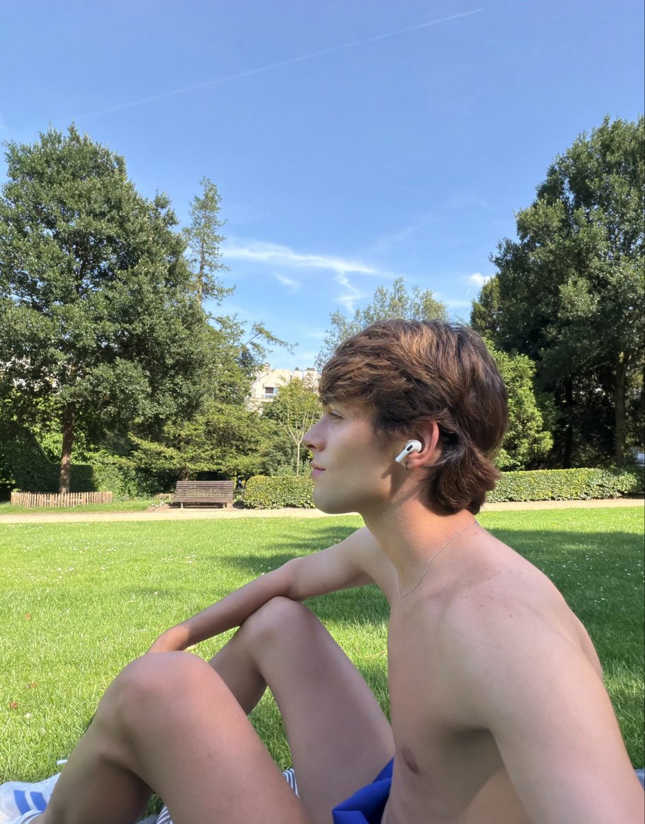 gugawj's tweet photo. Day at park https://t.co/LcPLSHUxkx