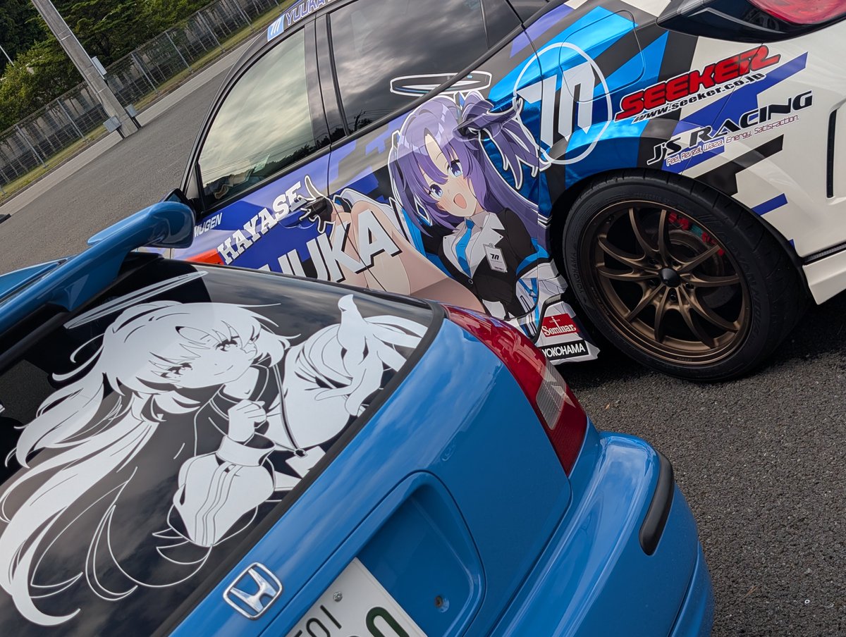 _DjaD_'s tweet photo. CarFlix5の全車両+おまけ写真です。
極力人が写り込まないようにしましたが、
不都合のある写真は削除しますのでご連絡いただければと思います。

#CarFlix
#CarFlix5
#カーフリックス
#カーフリ

https://t.co/G7iUFtUsu7 https://t.co/XbawFCdhdF
