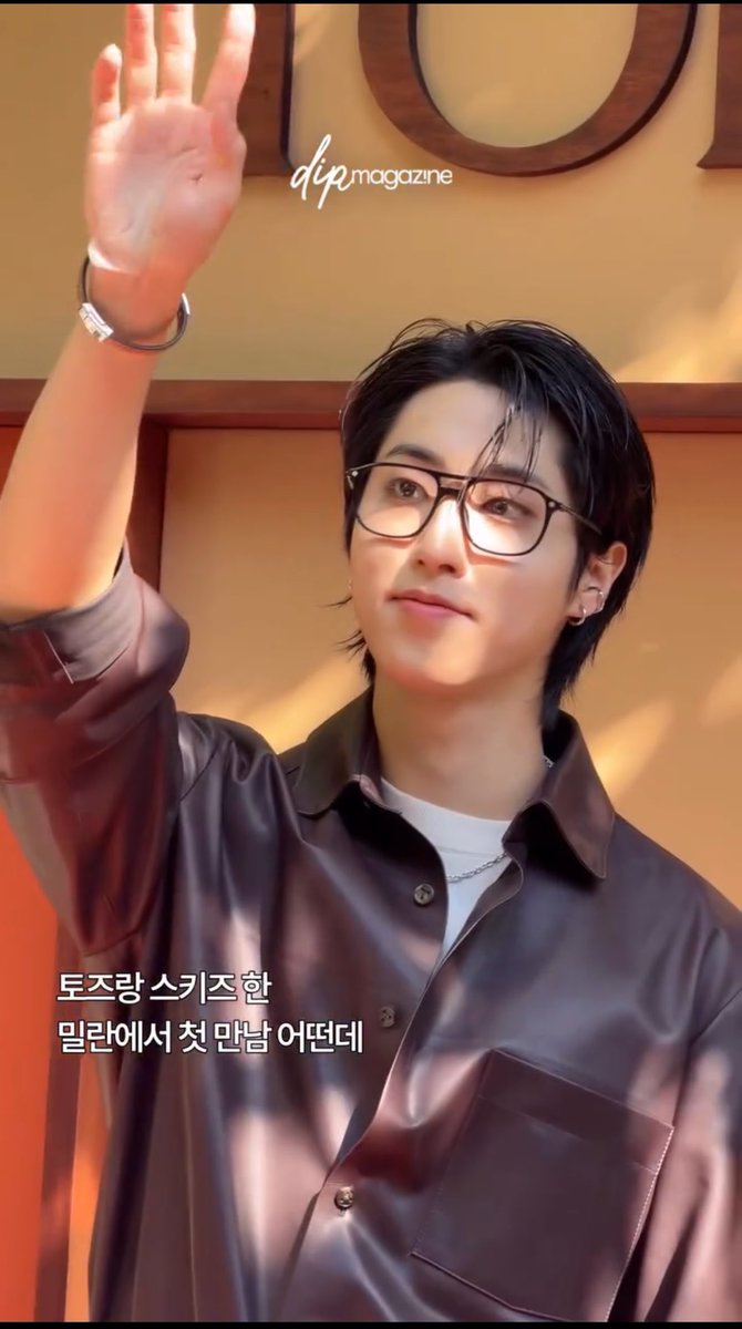 _doolset_'s tweet photo. 지성이 이뻐이뻐
토즈 찰떡이네

HAN AT TODS MFW
#HANXTODs 
#HANxTodsSS27 @Tods https://t.co/NnOt2ArGSV