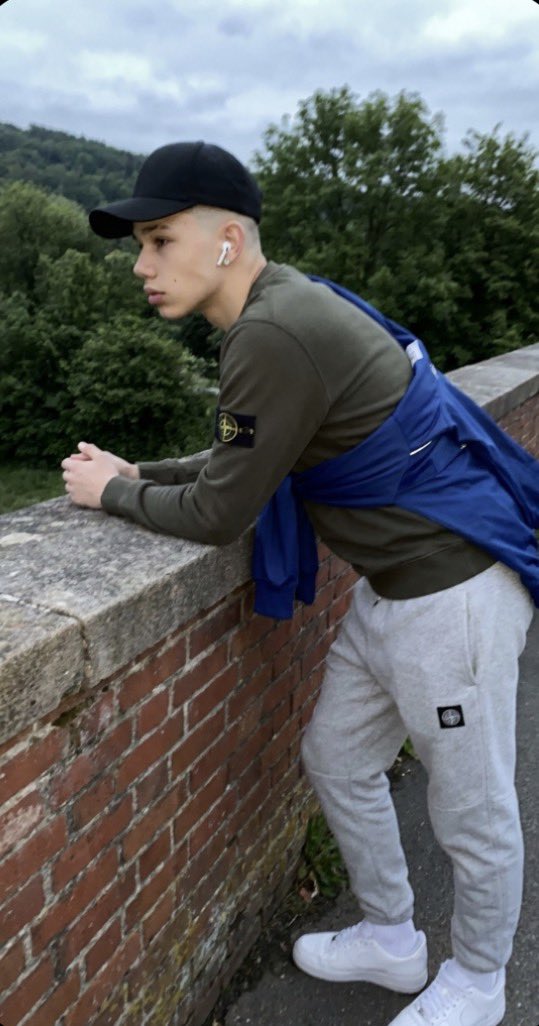 #findom #cashmaster #scallylad https://t.co/bshR2b0Qku https://t.co/IQurSIBRJi