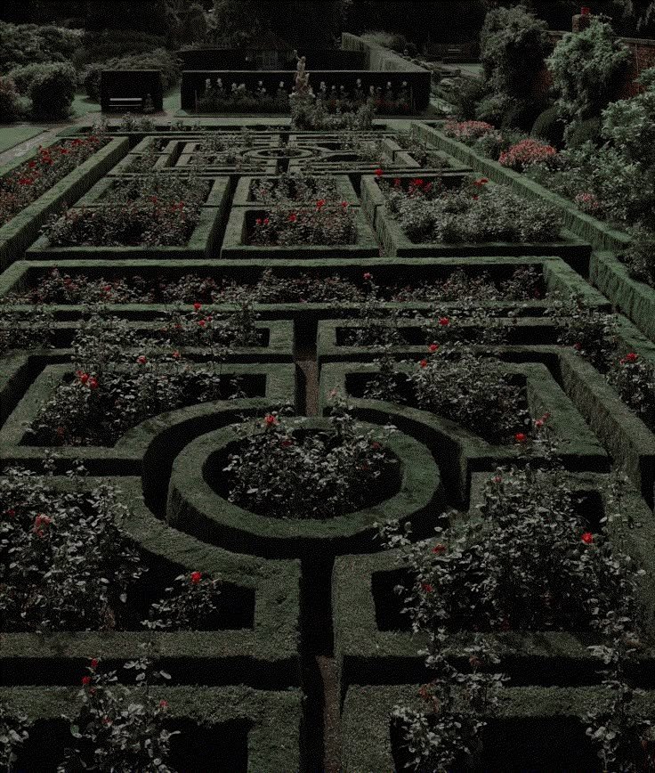 ManorOfLilies's tweet photo. ㅤ
Upon arriving at the main gate, you will see a fountain not far from the pathway. And behind our Manor there is a path leading to a garden-labirynth, this view could be seen from the East Wing of the Manor.
ㅤ https://t.co/ta0omOHyVA