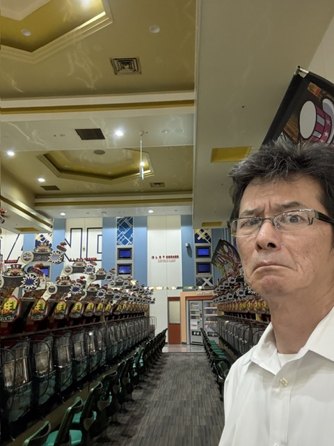 wl_ookawa's tweet photo. おはようございます😀

今日はヘルマン・ミンコフスキーの誕生日
ドイツの数学者ですね

【ミンコフスキー空間】
非退化で対称な双線型形式を持つ実ベクトル空間

・・・あぁ　アレね🤔

昨日家に帰ってたのですが
仮に「明日結婚記念日だね」って妻に言ってたら
お互いの感情が生み出す恐ろしい空間ｎ https://t.co/SJed6CqH2p