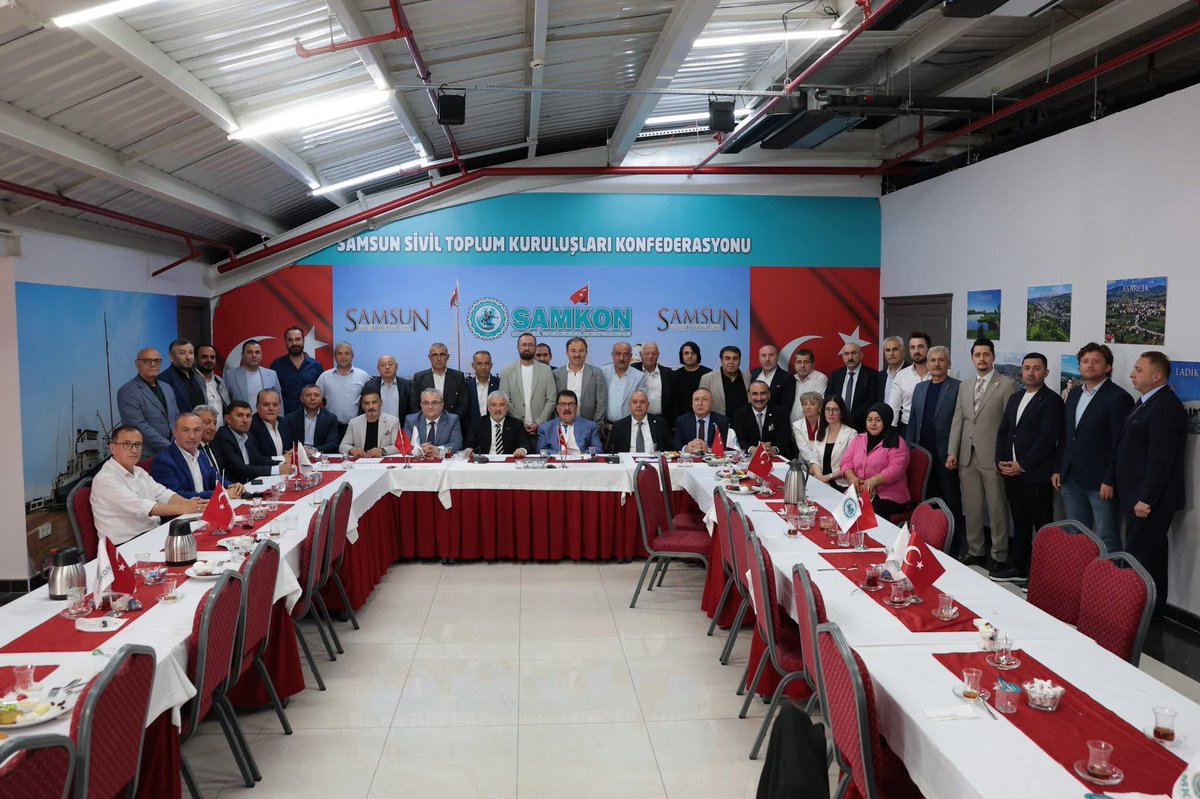 SAMKONGM55's tweet photo. Samsun Sivil Toplum Kuruluşları Konfederasyonu (SAMKON) Genel Merkezimizde Genel Başkanımız Sn. Hasan Kaya AŞCI’nın riyasetinde İyi Parti Genel Başkan Yardımcısı, Dönem Ordu Büyükşehir Belediye Başkanı Sn. Enver YILMAZ’ın katılımı ile https://t.co/CCFAzl4RTj