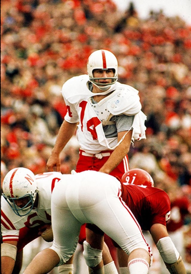 Bowtiebacker's tweet photo. @BussinWTB @HuskerFootball It's not traditional if the jersey isn't a tear-away. https://t.co/h3kxMMt5AZ