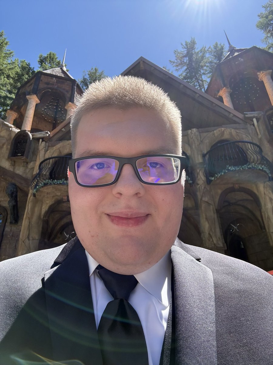 nate_mitchell21's tweet photo. Y’all check out my drip and the beautiful chapel I saw at my bro’s wedding. 🔥❤️🙏

And a happy Father’s Day to all the dude’s out there! 🔥💙 https://t.co/FbienBpFBT