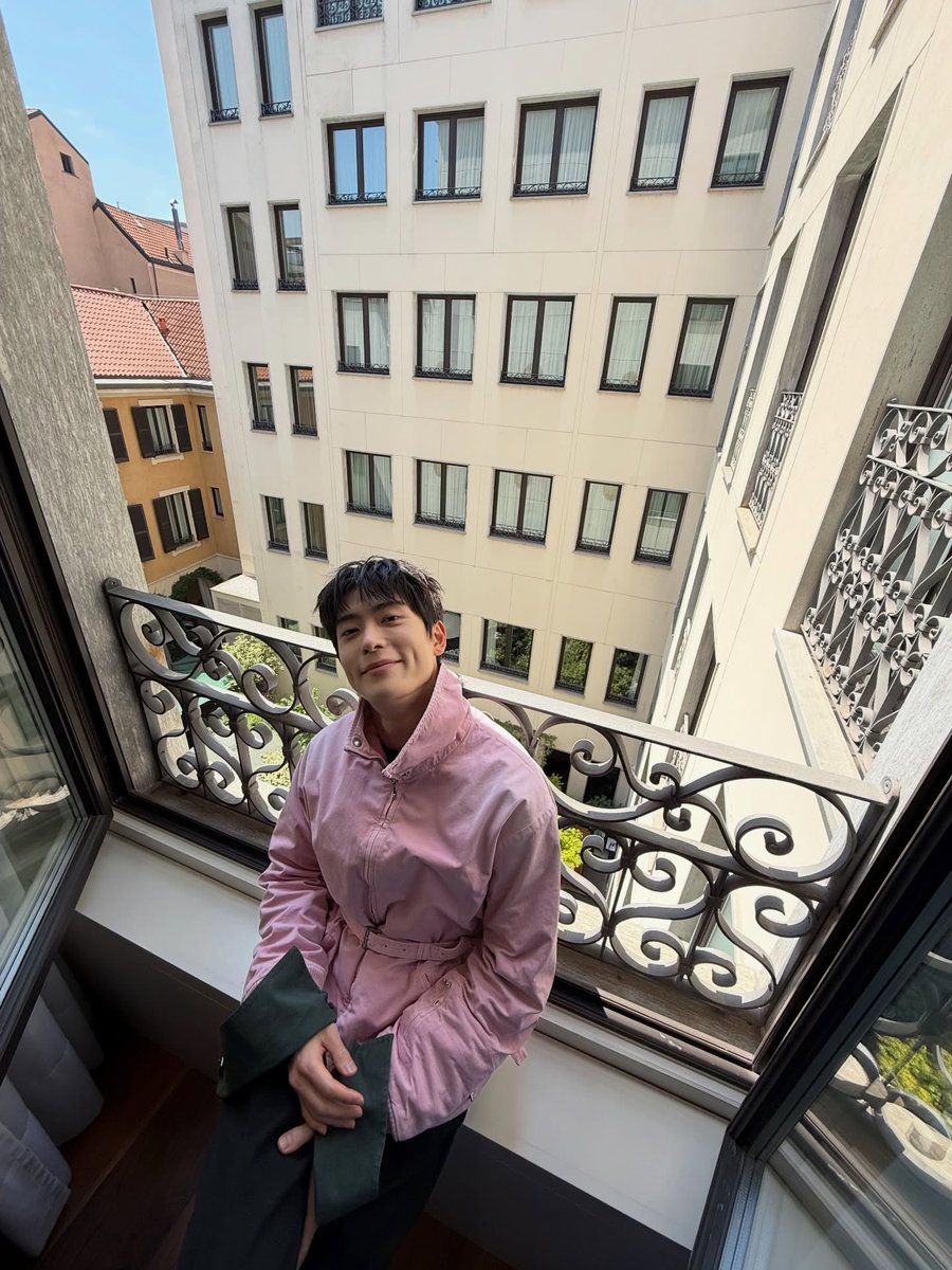 뷔♡ tweet media