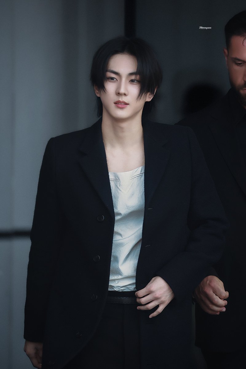 HoneyseaJW's tweet photo. 260621   PRADA

#정원 #JUNGWON
#엔하이픈 #ENHYPEN #ジョンウォン #PRADAxENHYPEN #ENHYPENonPradaSS27 
#PradaSS27 https://t.co/YP0Gkc95E3