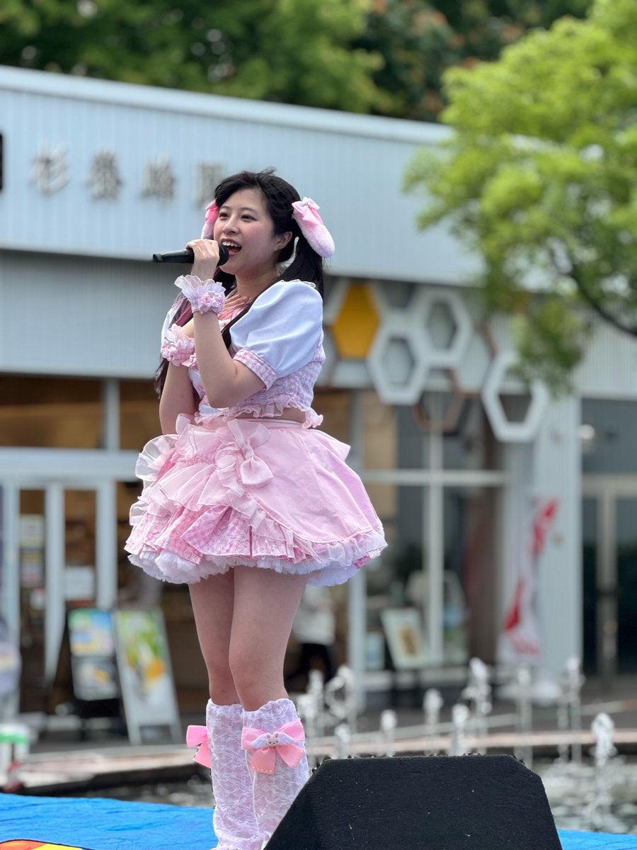 masao_zzzz's tweet photo. 2026.6.21 メカピ

ちょっと前までの天気予報微妙だったけど
雨降らなくてよかった！

強風で前髪を気にするなっちゃんも
デコ出しなっちゃんもかわいい！🧏🏻‍♀️

メカピでのライブが8月で終わっちゃうのさみしい🥲

#羽咲なつみ
#メイカーズピア
#超絶かわいいなっちゃん https://t.co/Uk7xt0eJOo