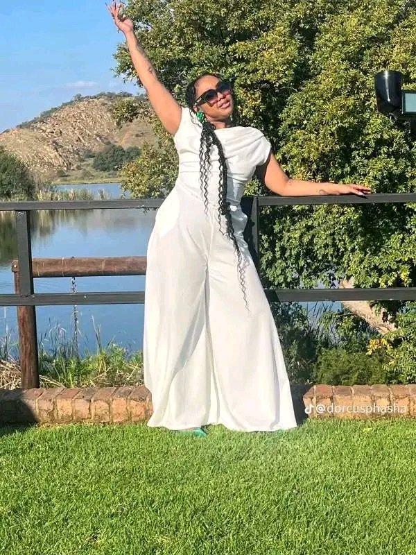 MorukhuRaesibe's tweet photo. She's Queen with warm and loving heart she's lovable she's sweet  you can't buy that she's just a wholesome mama 🌹🌹❤️❤️

TRIXIE OUR PRIORITY 
SUNDAY WITH TRIXIE 
#TrixieChristoffels 
#TrixieForYourBody https://t.co/Fhac4fdvZu