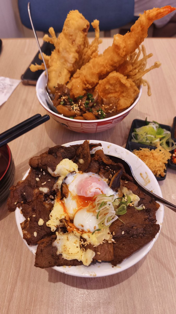 luckiestrn's tweet photo. Menjalani hari Minggu menyenangkan yang gini-gini aja.

Hari ini ke klinik gigi, nungguin Fani di deket kantornya, nonton, beli baju dan makan di TP. https://t.co/bEaDQFWcWV