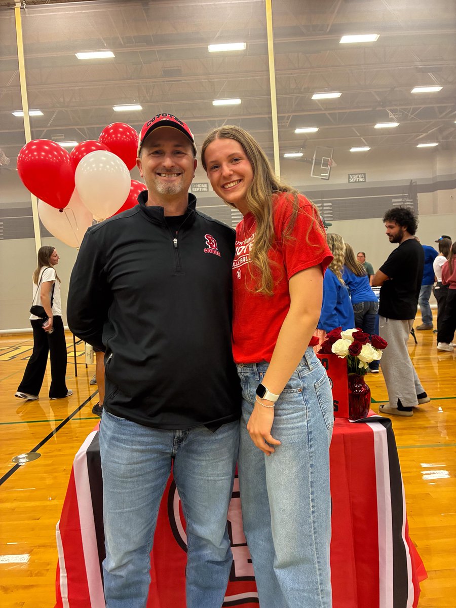 South Dakota Volleyball tweet media