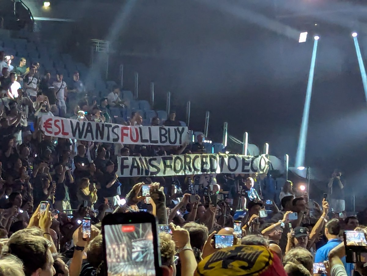 h1treX's tweet photo. Banner from @Roaring_Bears during #IEM Cologne Finals Ceremony https://t.co/volAKKACFZ